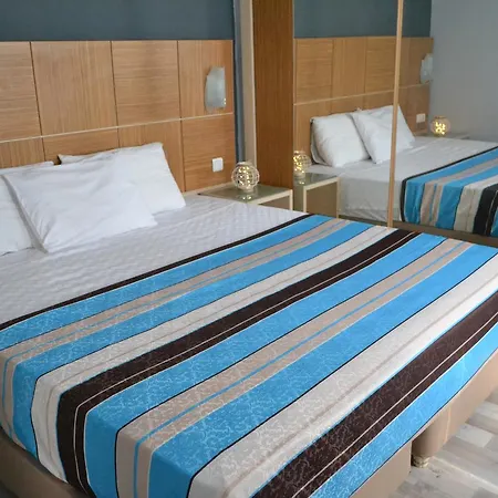 Aparthotel Tas Ev Suites *
